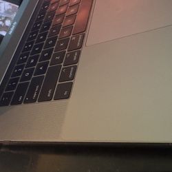 Apple Mac Book Pro 15” with Touch Bar 2.9ghz 16gb 500gb 