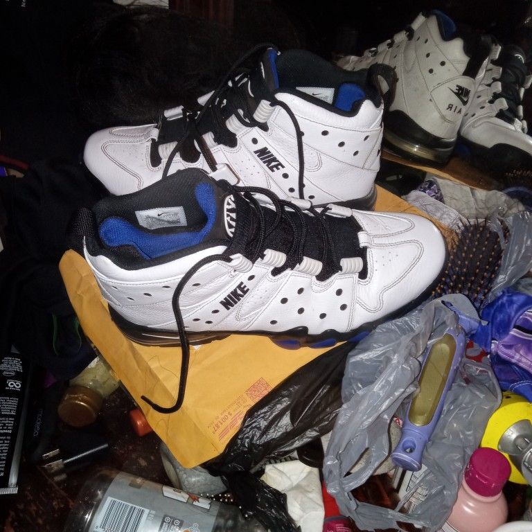 Cb4 Size 10 Blue In Black 