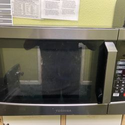 Toshiba 1.2 Cu Ft 1000w Microwave