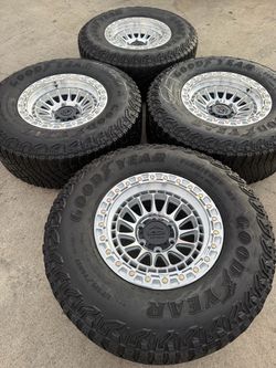 Set de rines lock off road nuevos 6x139.7 llantas good year 315/70/17 instalación gratis