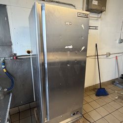 MoTak one-section reach-in refrigerator