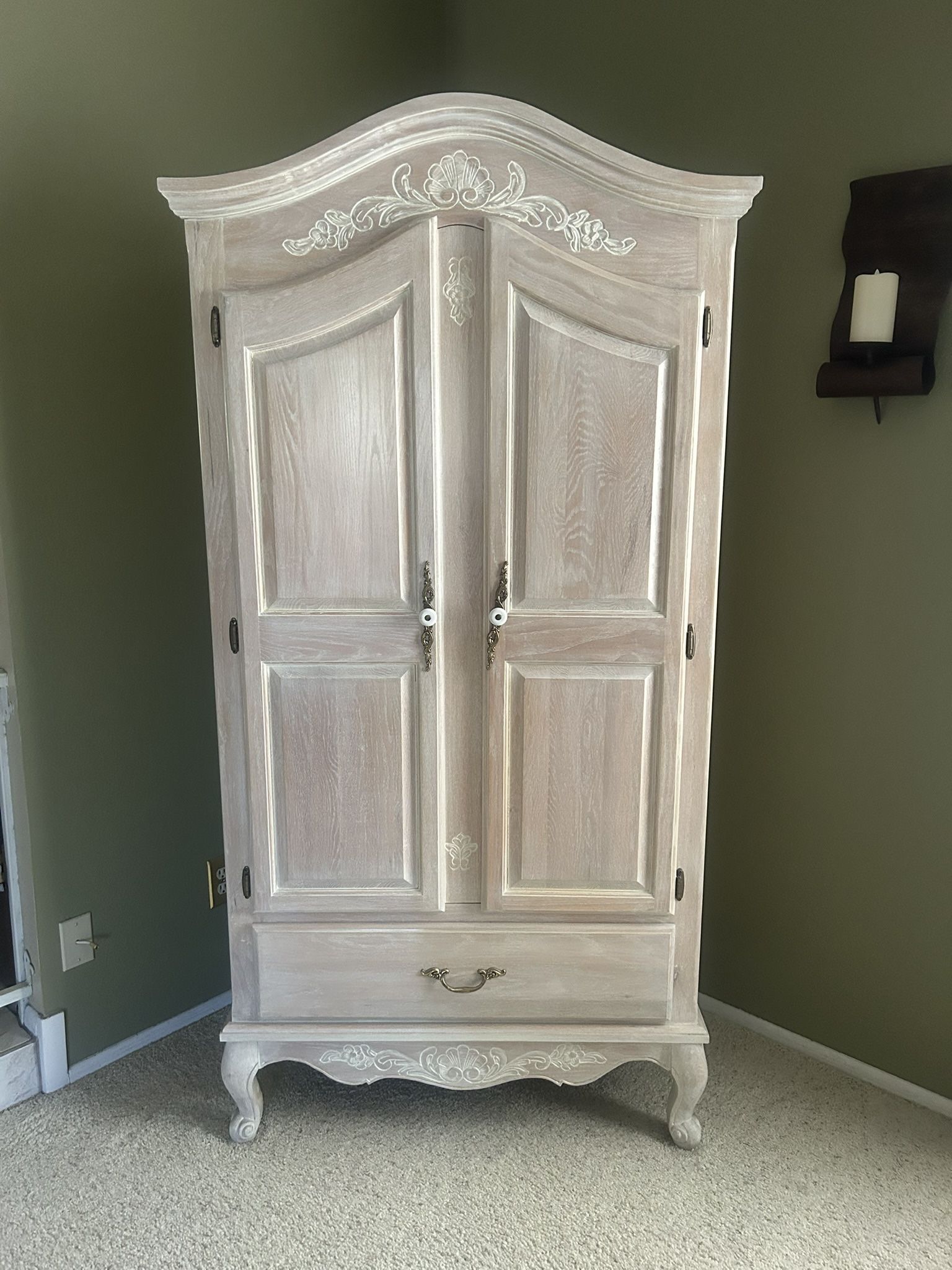 Armoire