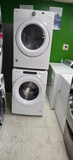 Washer and dryer stacables electric