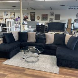 BRAND NEW DOUBLE CHAISE SECTIONAL COUCH