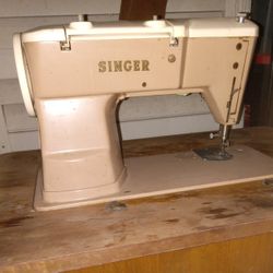 Sewing Machine Singer