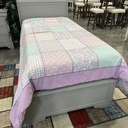 Six Piece Full Or Twin Bedroom Set