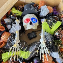 26” Pre-Lit Halloween Wreath – Skeleton($35 if picked up by Sunday)