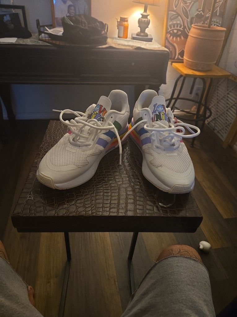 Love Unites Adidas (New)