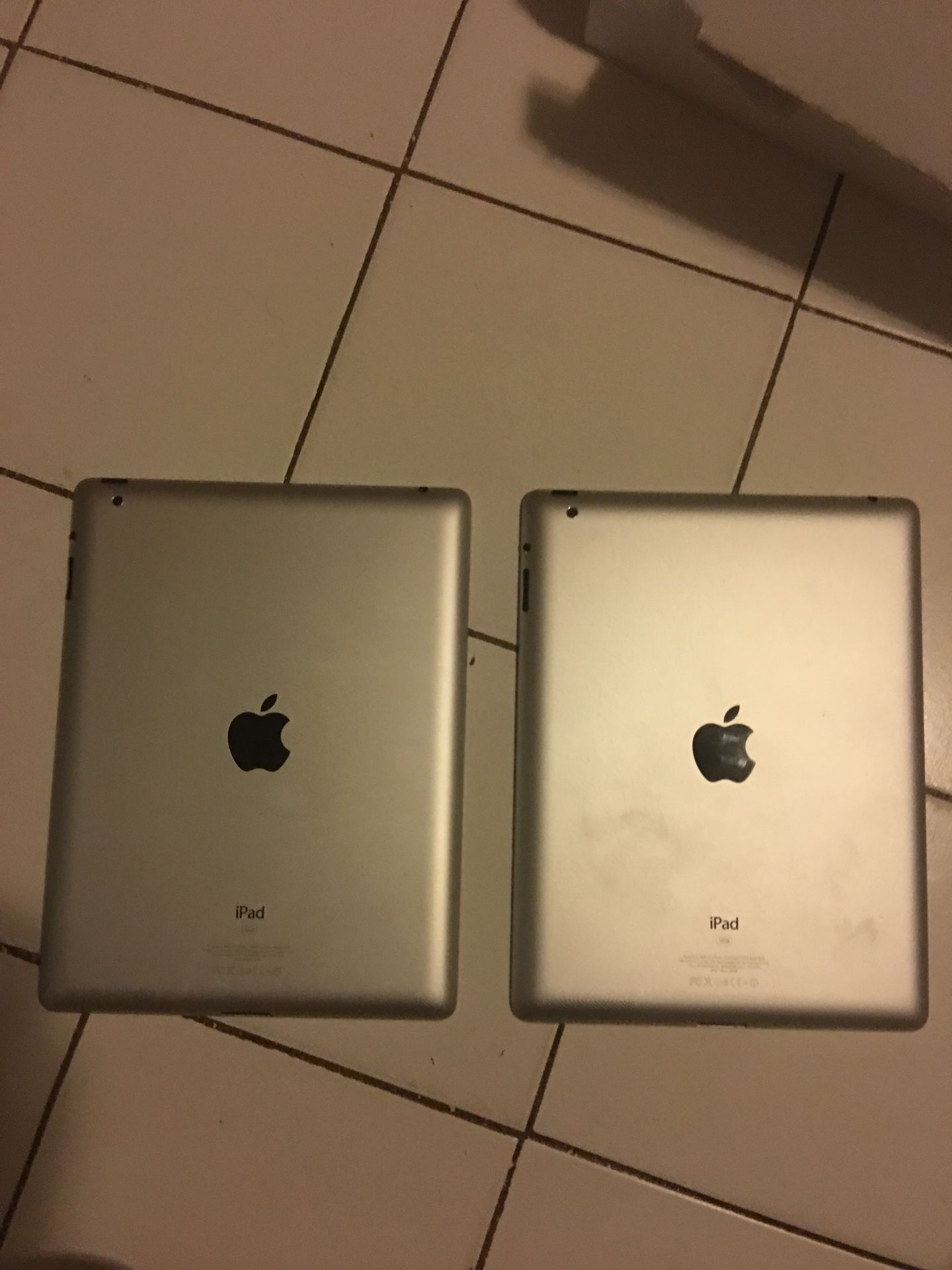 Ipad 2/ 16GB 9.7” all works perfect $69 Each/Firm price