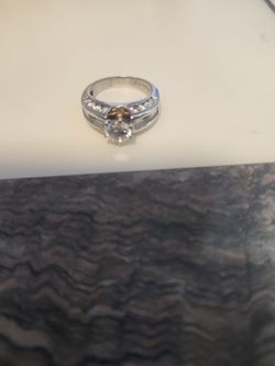 Anillo de mujer buenas condiciones