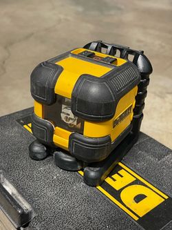 DEWALT DW08802 Self-Leveling Red Cross Line Laser Level + Case