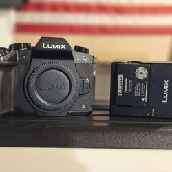 Panasonic Lumix DMC-G85 like new shutter count under 5000