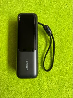 Anker Power Bank 25K 165W Built-In and Retractable Cable: Charges 4 Devices