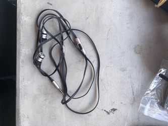 urBeats by Dr. Dre