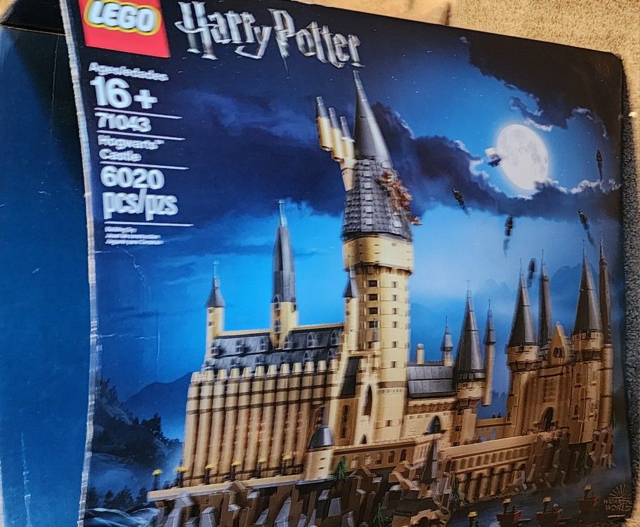 Harry Potter Hogwarts Castle LEGO