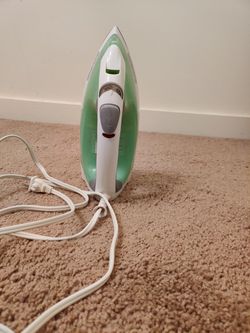 Black +Decker steam iron box-mobe out sale