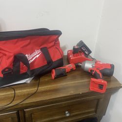 Milwaukee Set Of Tools 