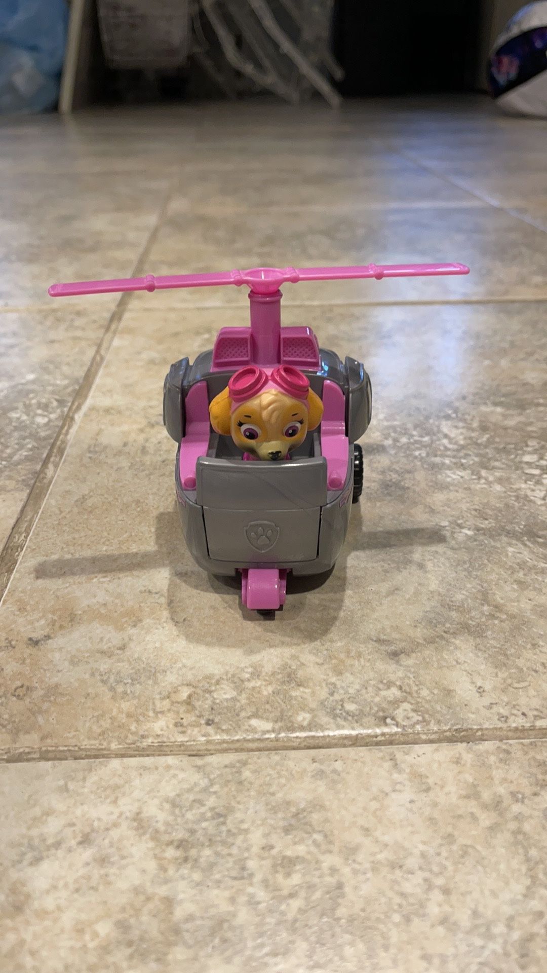 Paw Patrol, Skye’s Helicopter Vehicle with Collectible Figure, for Kids Aged 3 and Up