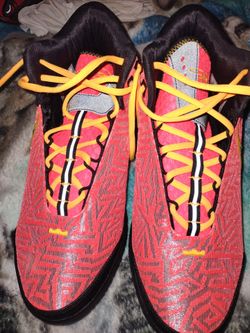 Brand new never worn Levyt loop