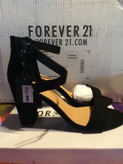 Black heels size 8