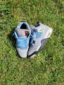 Jordan 4 UNC