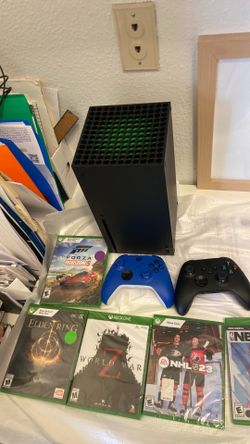 Xbox series x bundle 5 new games sealed and 2 controllers