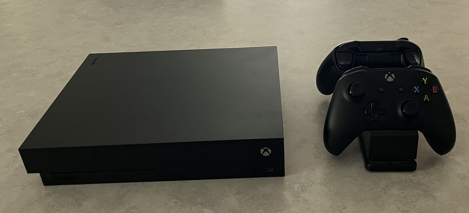 Xbox One X 1TB