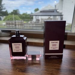 Tom  Forđ Eau de Parfum CHERRY SMOKE