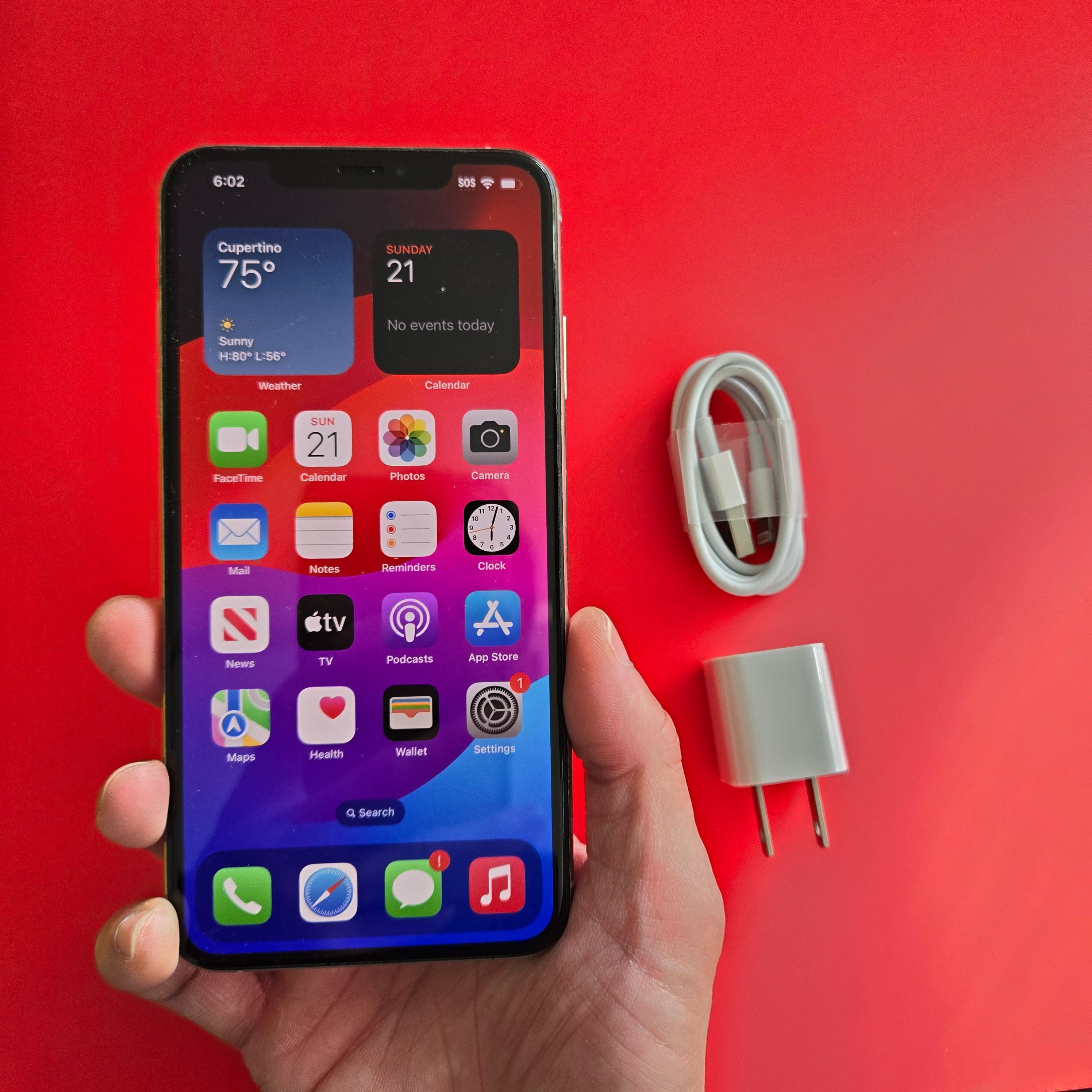 Apple iPhone Xs Max - UNLOCKED - Like New (White)