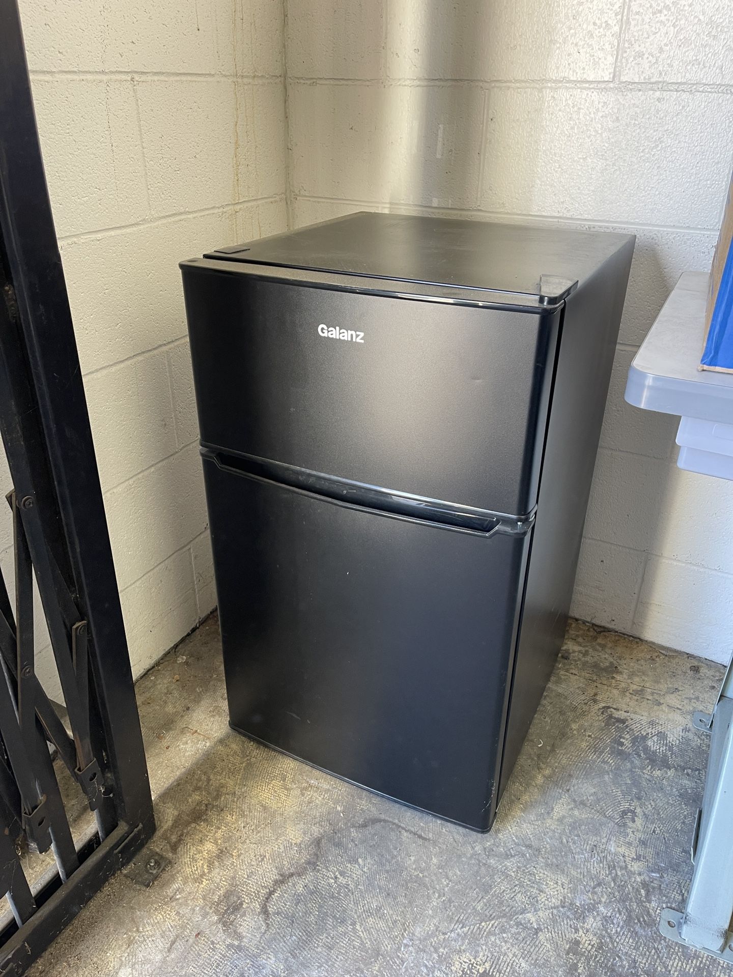 Black Mini Fridge Refrigerator 