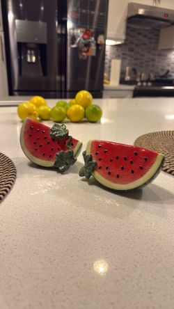 Salt N Pepper Shakers 