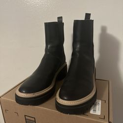 Black Boots With Tan Strip 