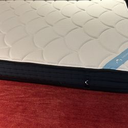 Dream Cloud Premier Hybrid King Mattress,  Perfect Condition 
