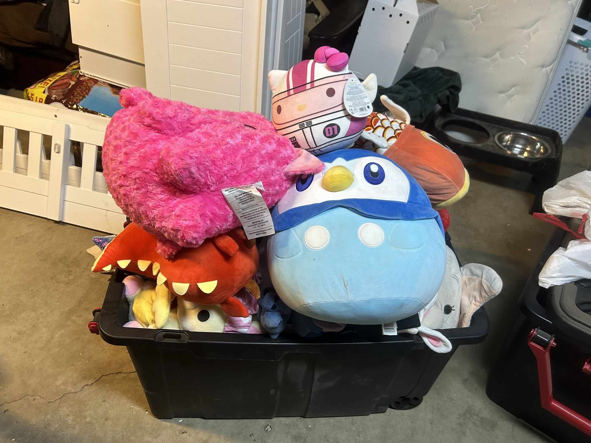 HUGE Pile Of Stuffed Animals