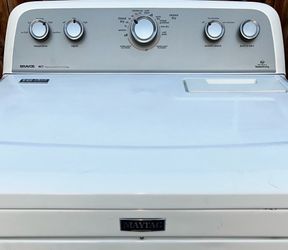 MAYTAG DRYER IN EXCELLENT CONDITION LIKE NEW