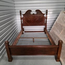 Traditional Mahogany Wood Bed Frame