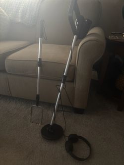 Metal Detector with Headphones and Digger