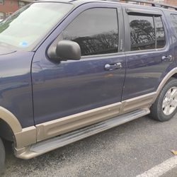 2003 Ford Explorer