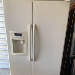 Refrigerator GE