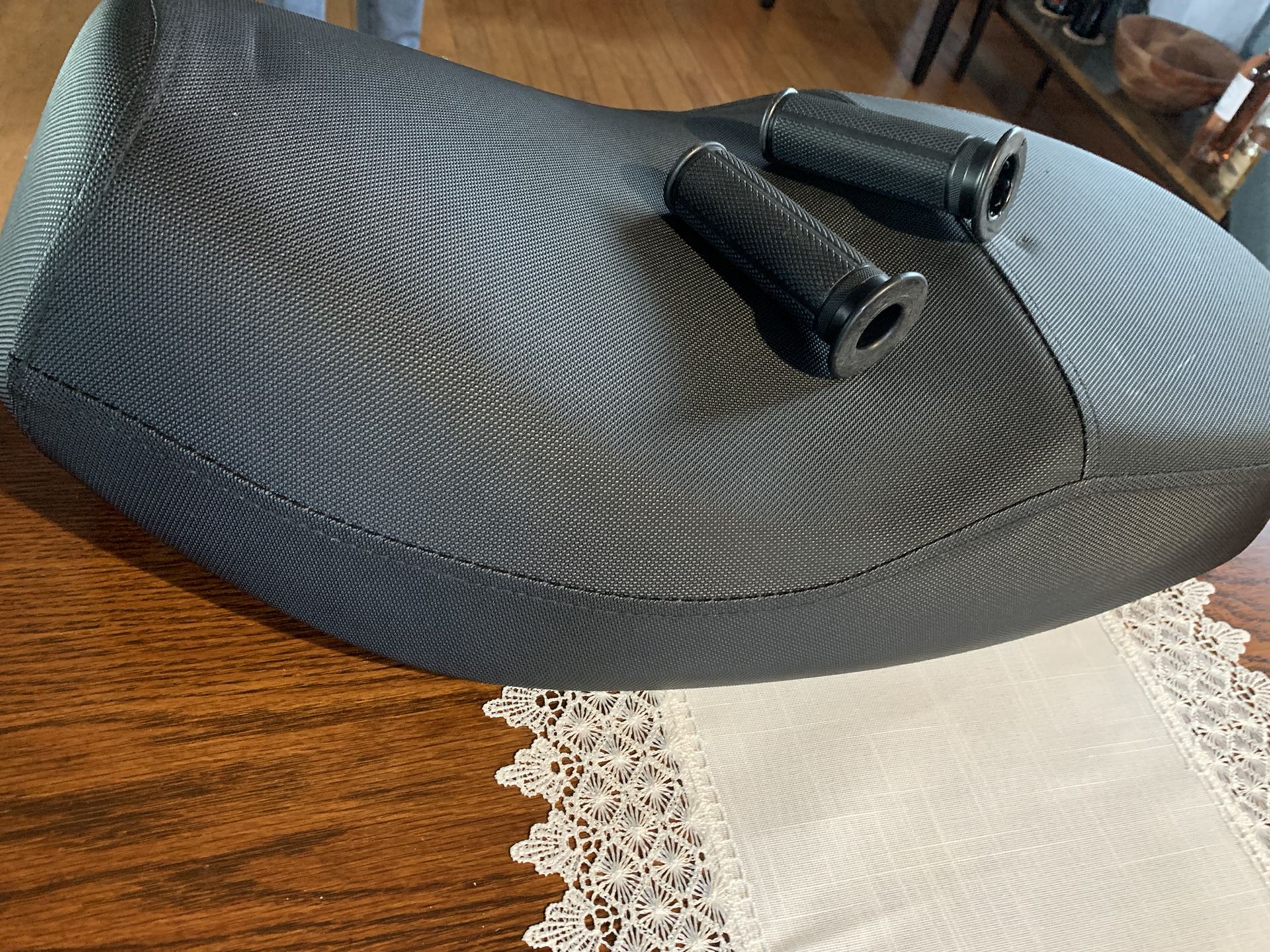 Seat And Black Handle Grips For Wolf Islander Scooter