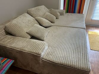 Sectional Sofa with Cushions