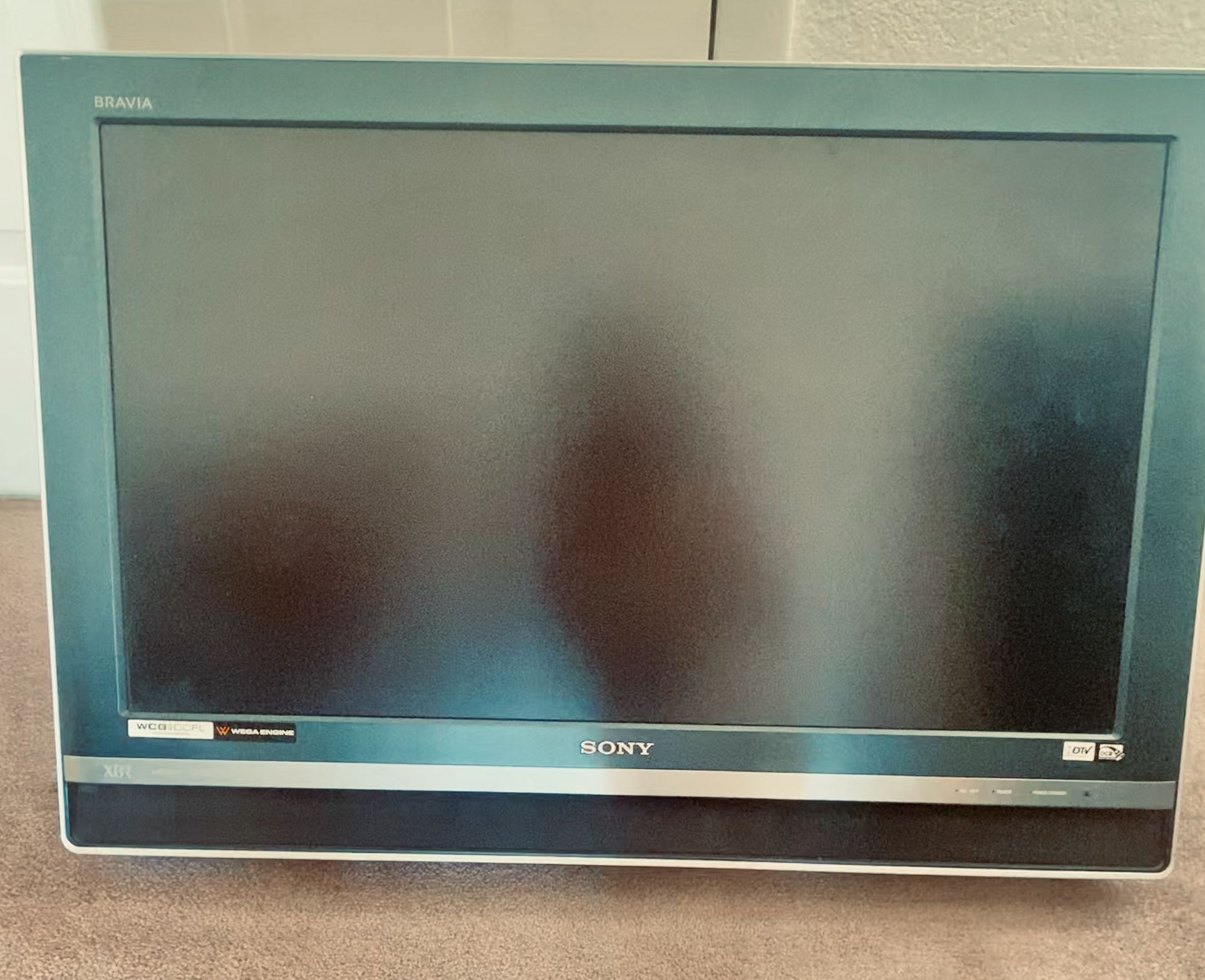 32” Sony Bravia V32 XBr1 Excellent
