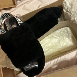 Ugg Slippers (NEED GONE)
