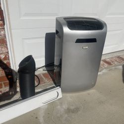 Idylis Portable Air Conditioner / Dehumidifier w/ Exhaust Hose & Window Kit