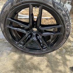 M5/M8 only 1 Tire