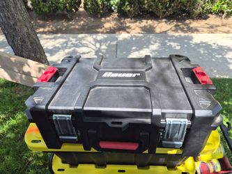 Bauer stackable tool box