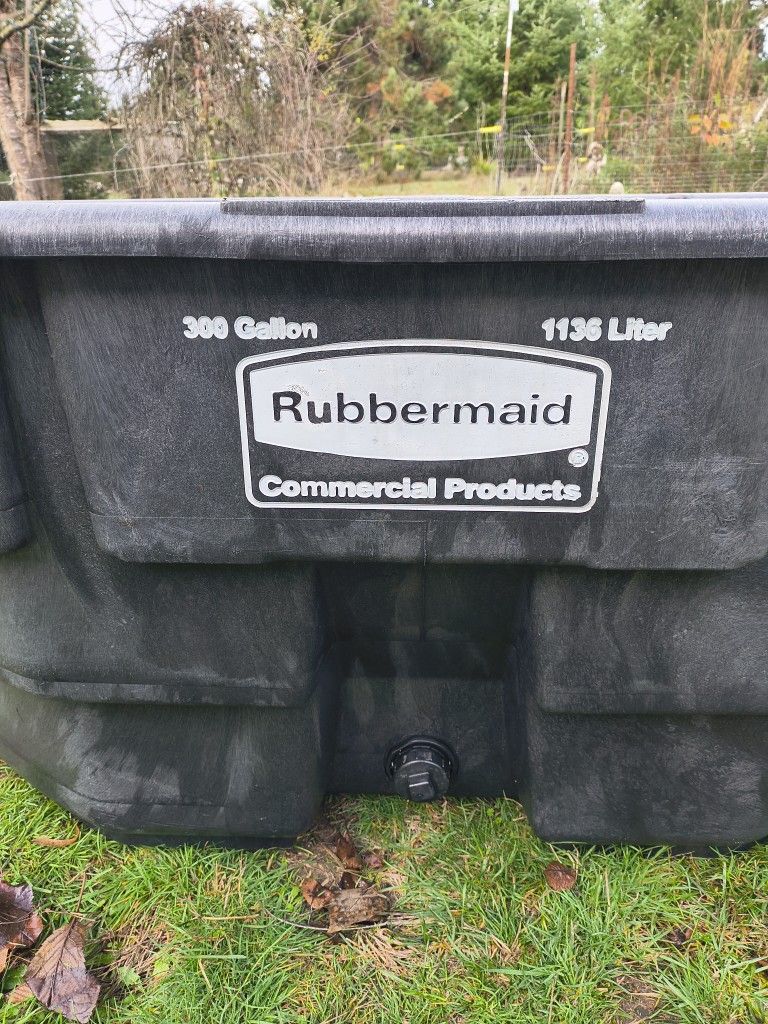 300 Gallon Stock Tank 