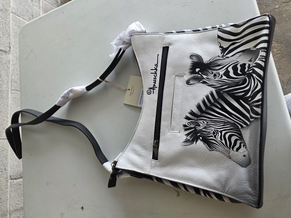 Anushcka Shoulder Bag