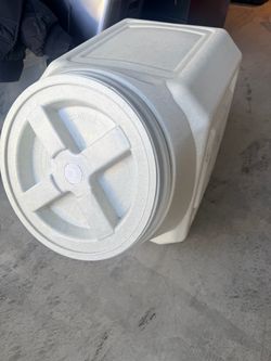 Pet Food Container