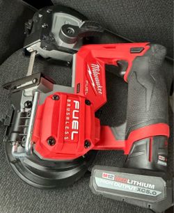 Milwaukee M12 FUEL Compact Band Saw with 5.0 Battery